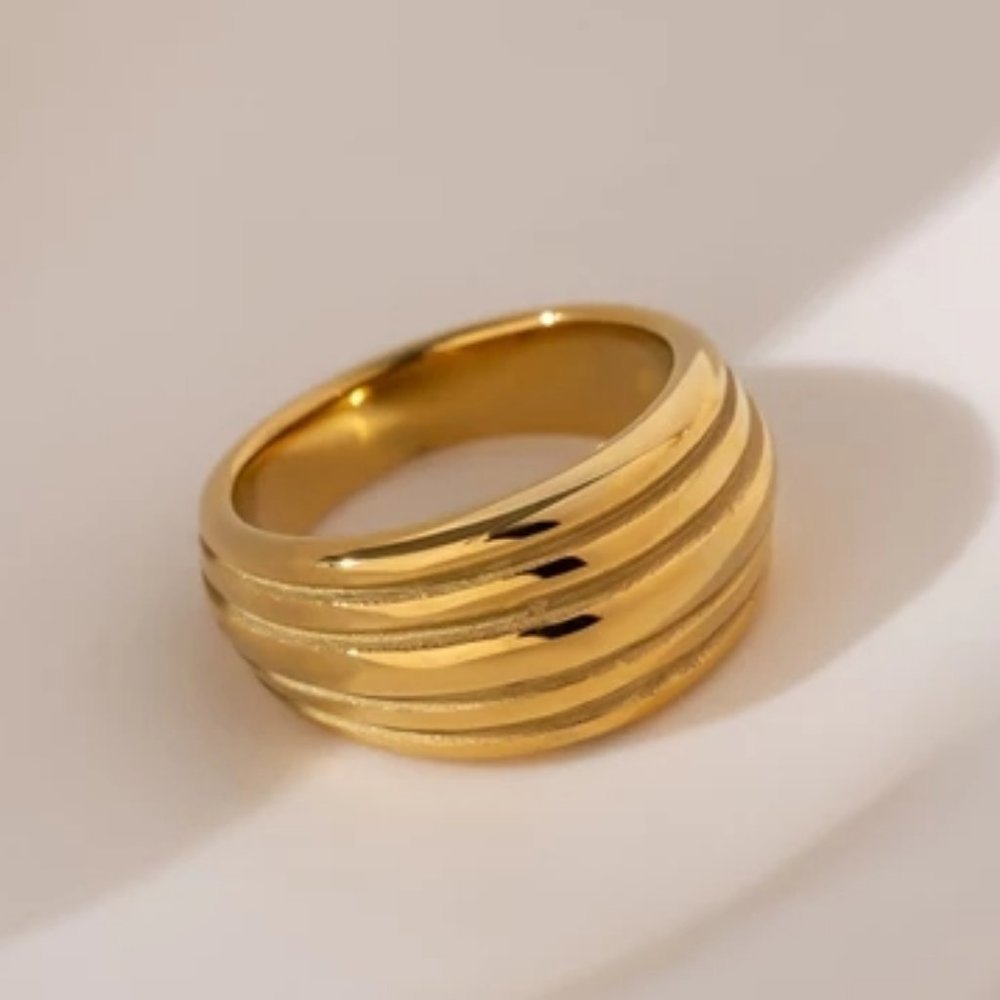 NEW 18K Gold Plated Textured Layer Ring - Picture 1 of 9